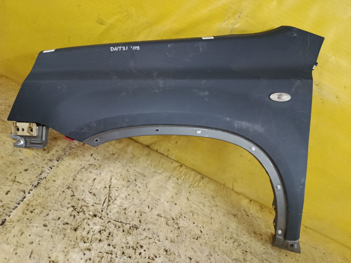 Крыло переднее на Nissan X-Trail DNT31 Фото 1