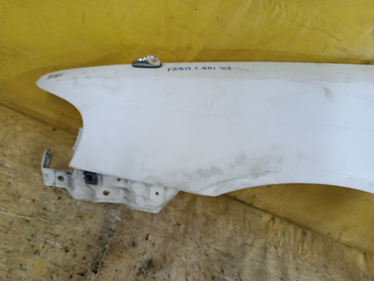 Крыло переднее на Nissan Sunny FNB15 Фото 2