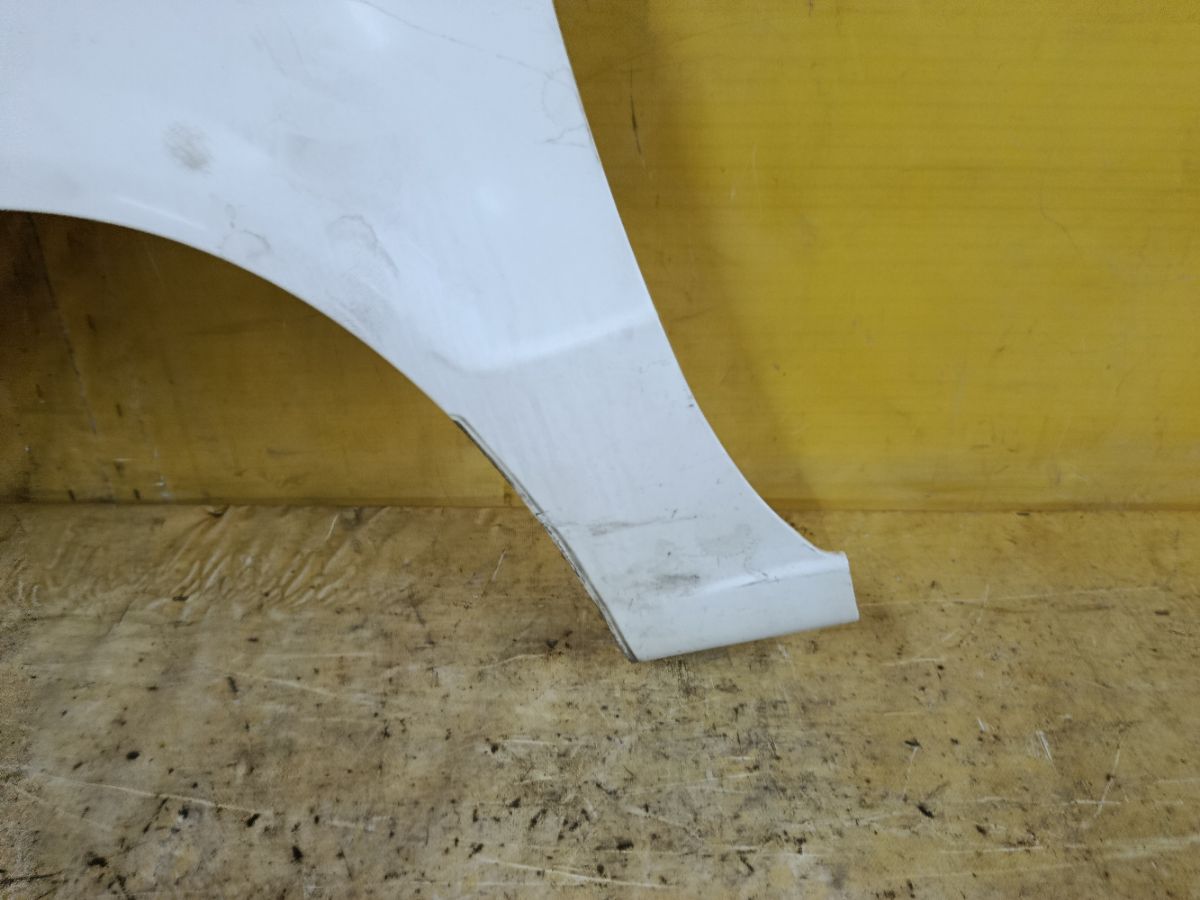 Крыло переднее на Nissan Sunny FNB15 Фото 4