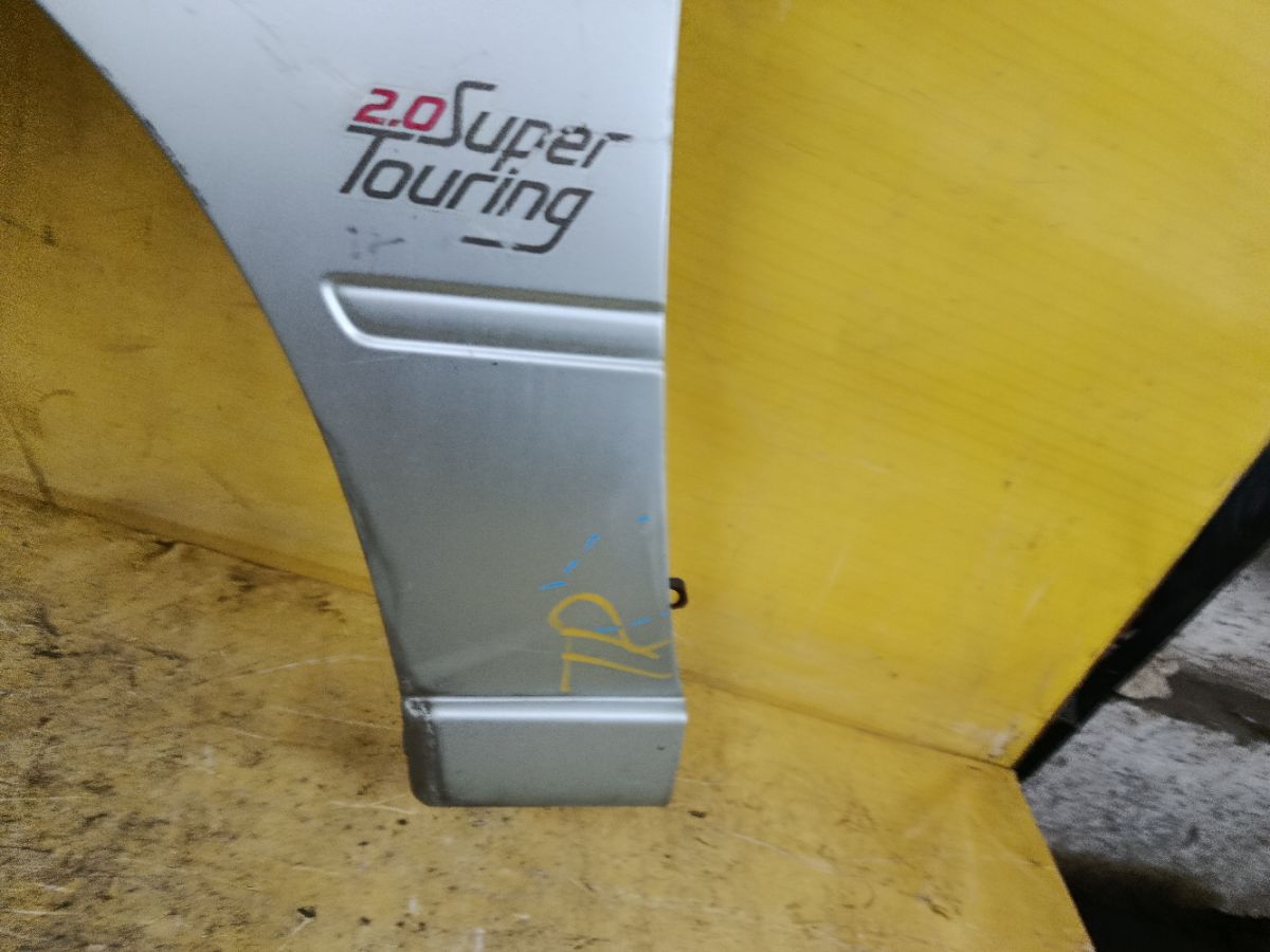 Крыло переднее на Nissan Bluebird HU13 Фото 5