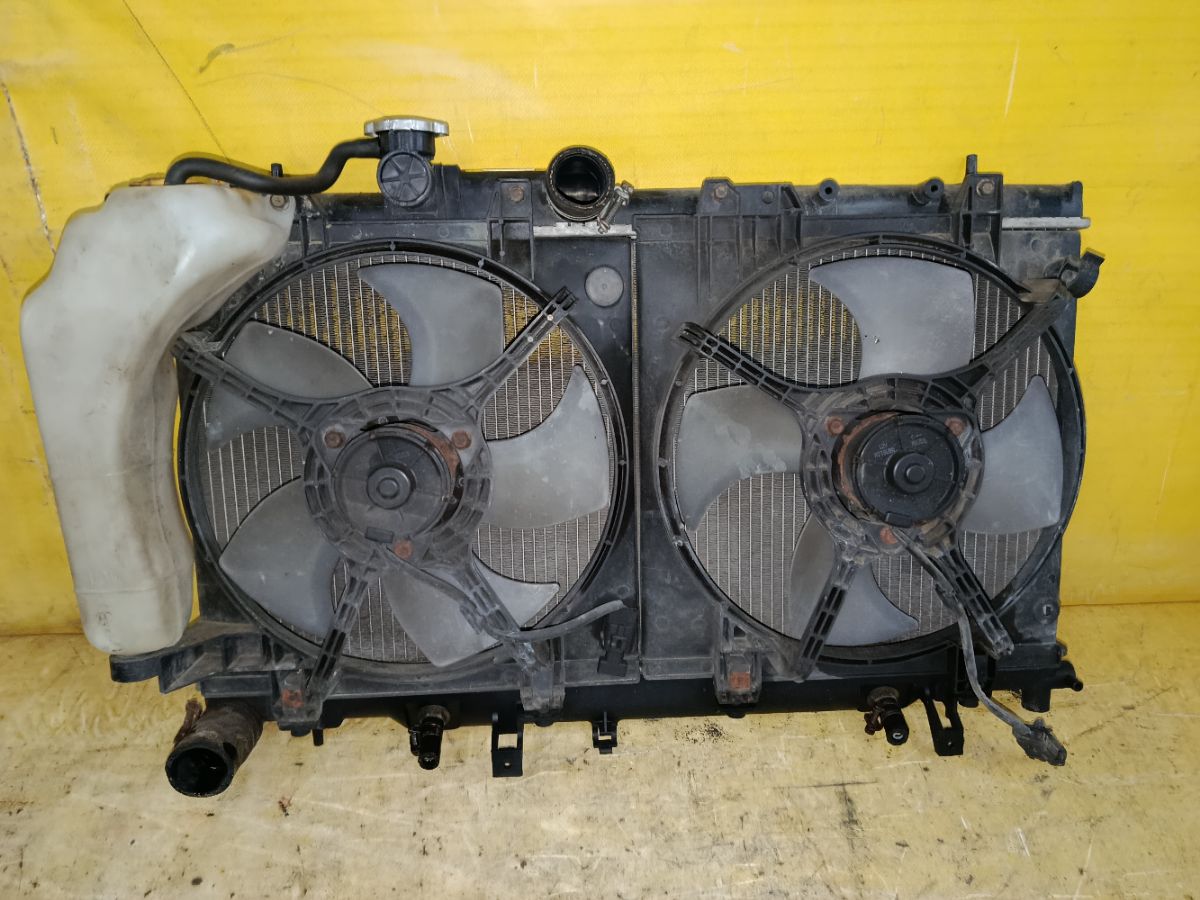 Радиатор ДВС на Subaru Legacy Wagon BH5 EJ204 Фото 4