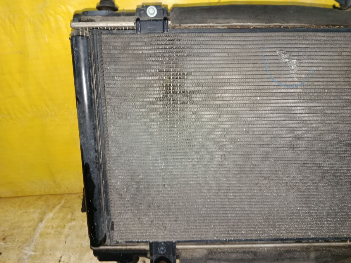 Радиатор ДВС на Toyota Crown Majesta UZS207 3UZ-FE Фото 3