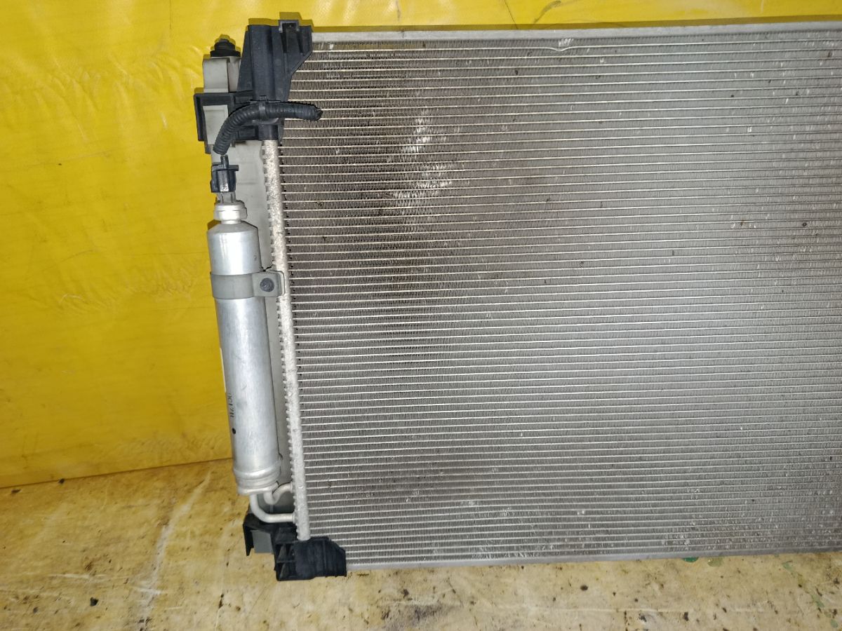 Радиатор ДВС на Nissan Fuga KNY51 VQ37VHR Фото 2