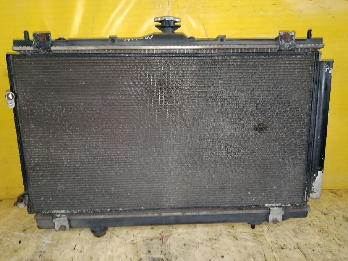 Радиатор ДВС на Mitsubishi Grandis NA4W 4G69 Фото 1