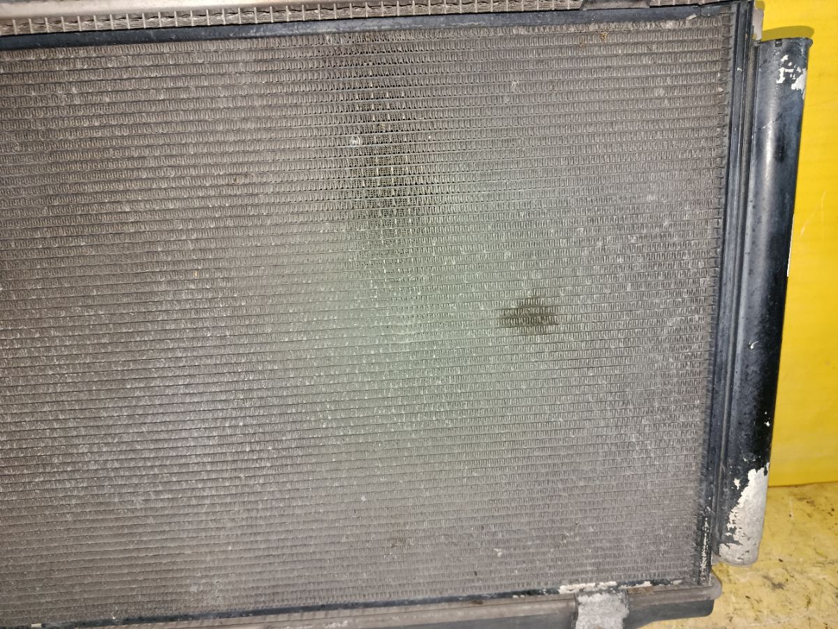 Радиатор ДВС на Mitsubishi Grandis NA4W 4G69 Фото 3