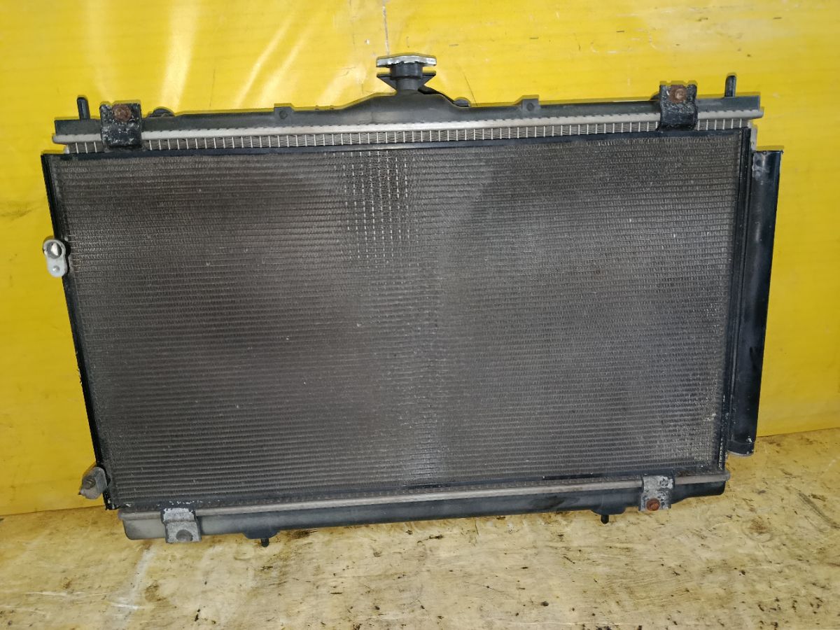 Радиатор ДВС на Mitsubishi Grandis NA4W 4G69 Фото 1