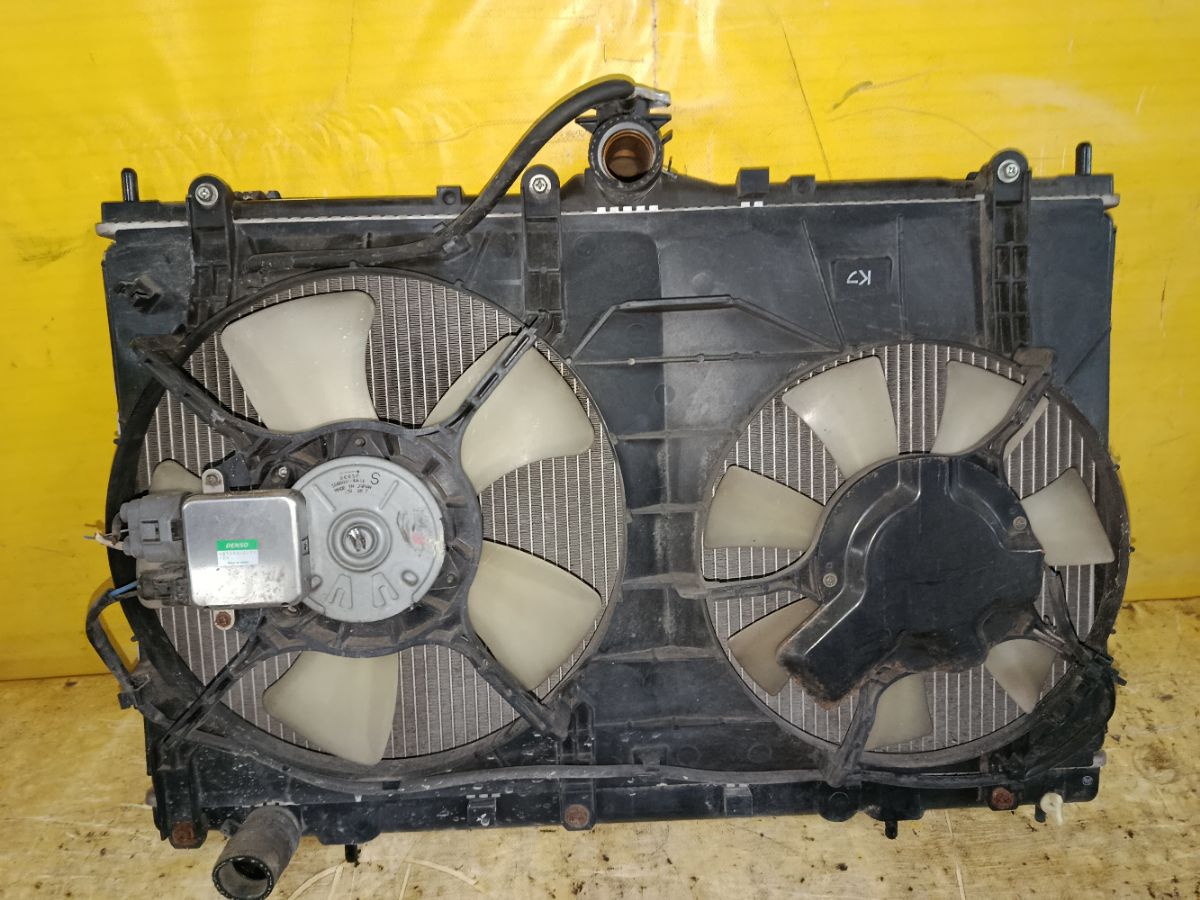 Радиатор ДВС на Mitsubishi Grandis NA4W 4G69 Фото 4