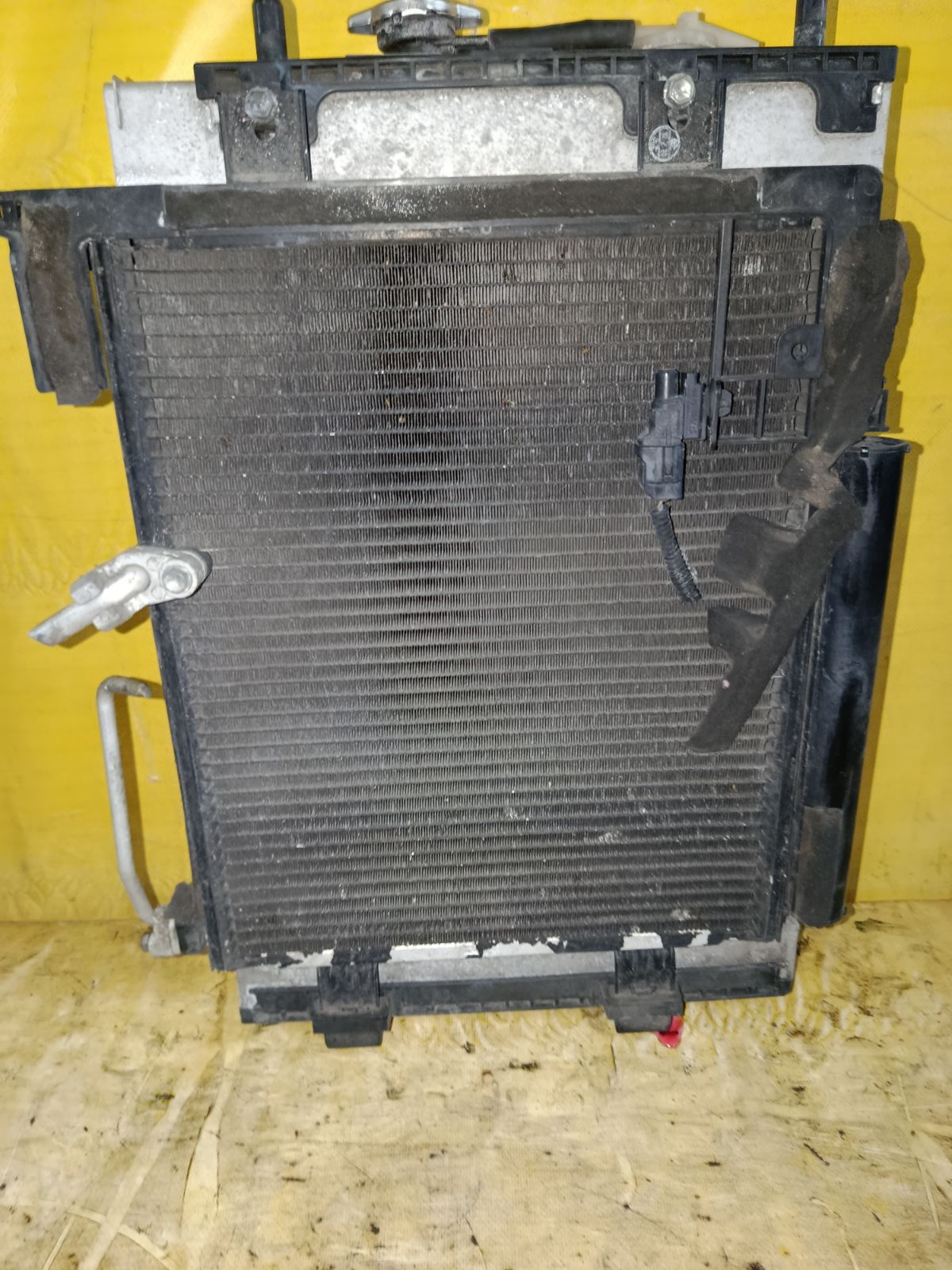 Радиатор ДВС на Daihatsu Sonica L405S KF-DET Фото 1