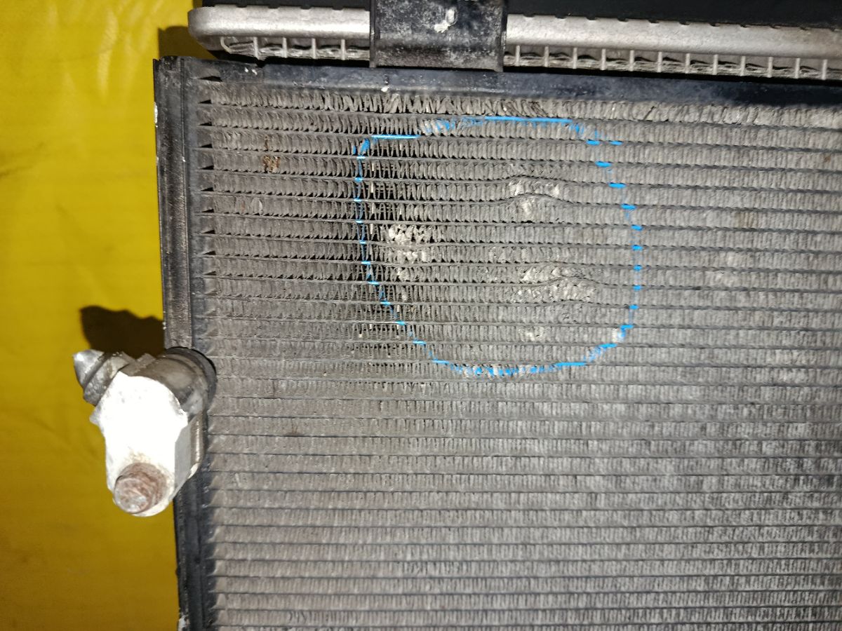 Радиатор ДВС на Mitsubishi Grandis NA4W 4G69 Фото 2