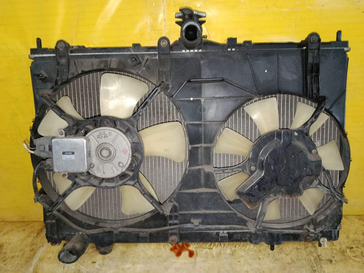 Радиатор ДВС на Mitsubishi Grandis NA4W 4G69 Фото 6