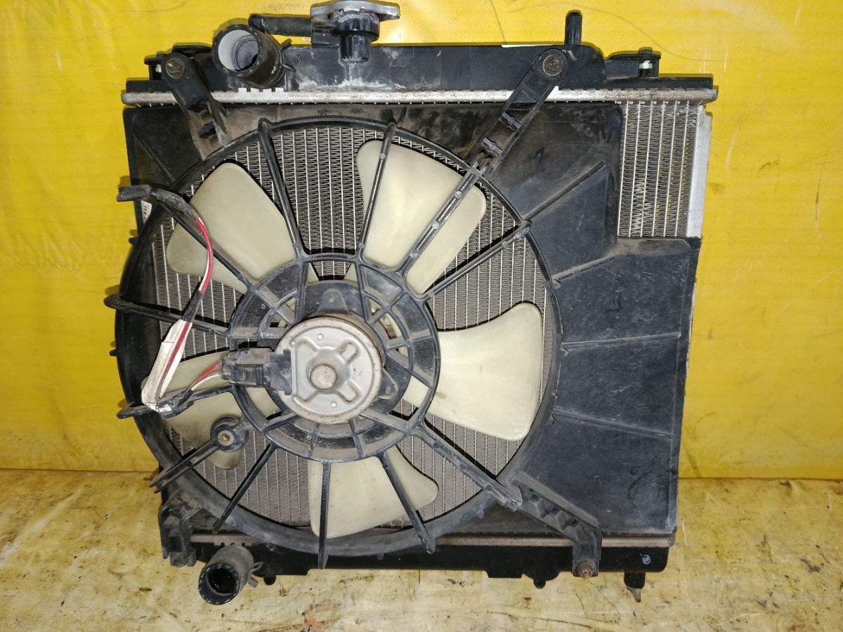 Радиатор ДВС на Daihatsu Yrv M211G K3-VE Фото 2