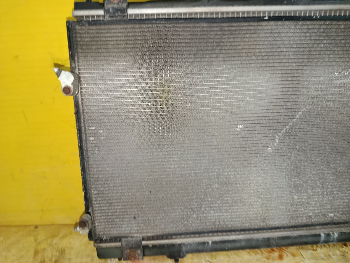 Радиатор ДВС на Mitsubishi Grandis NA4W 4G69 Фото 2