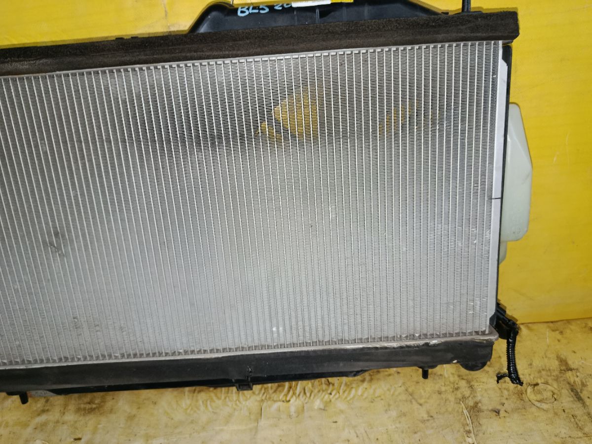 Радиатор ДВС на Subaru Legacy BL5 EJ203 Фото 3