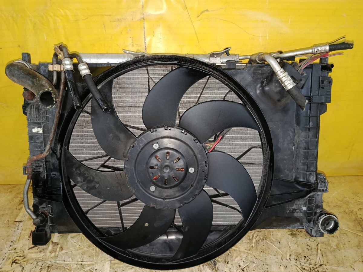 Радиатор ДВС A2035003403, A2035002154 на Mercedes-Benz C-Class W203.245 111.955 Фото 4