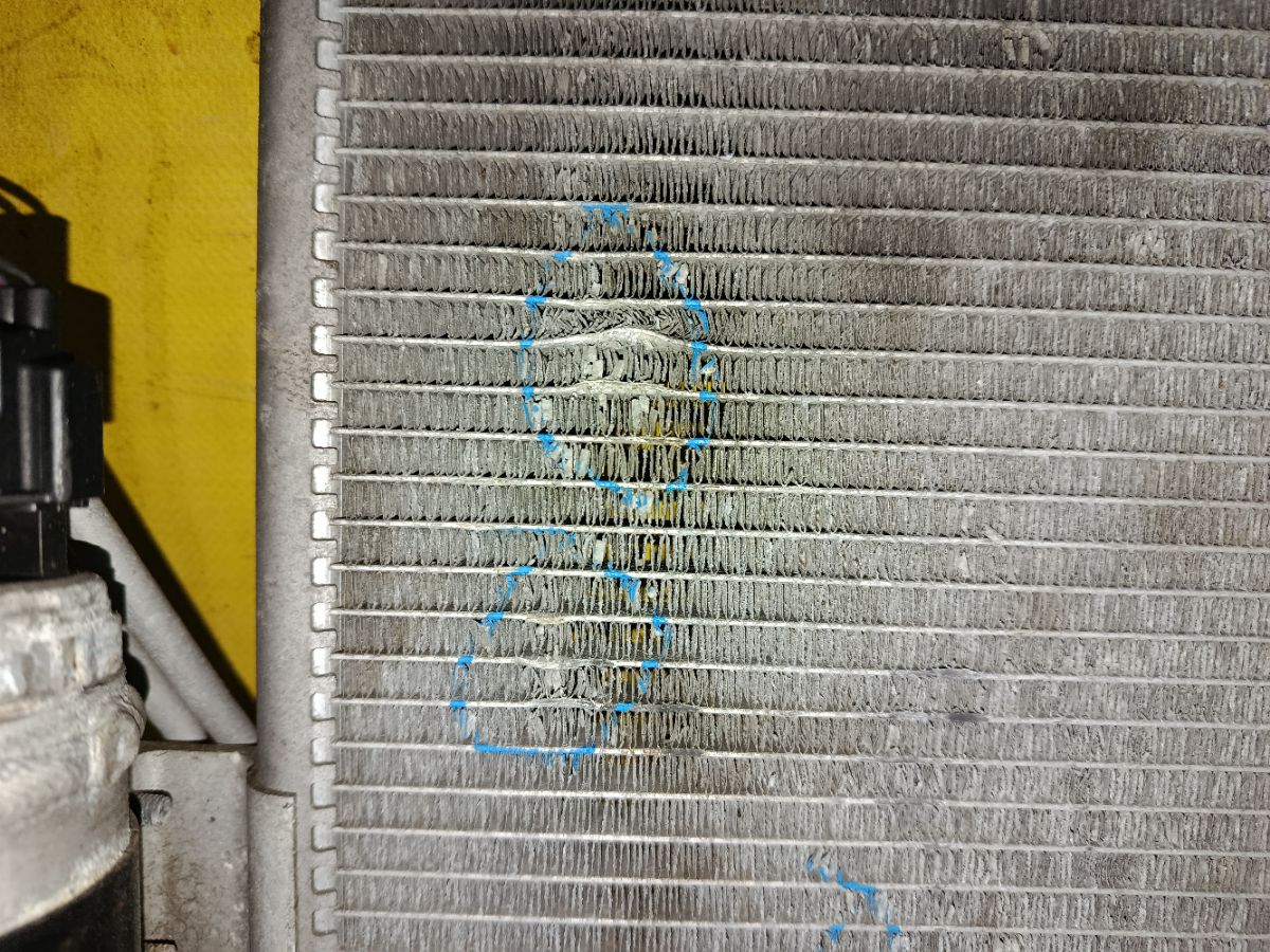 Радиатор кондиционера на Nissan Wingroad WFY11 QG15DE Фото 5