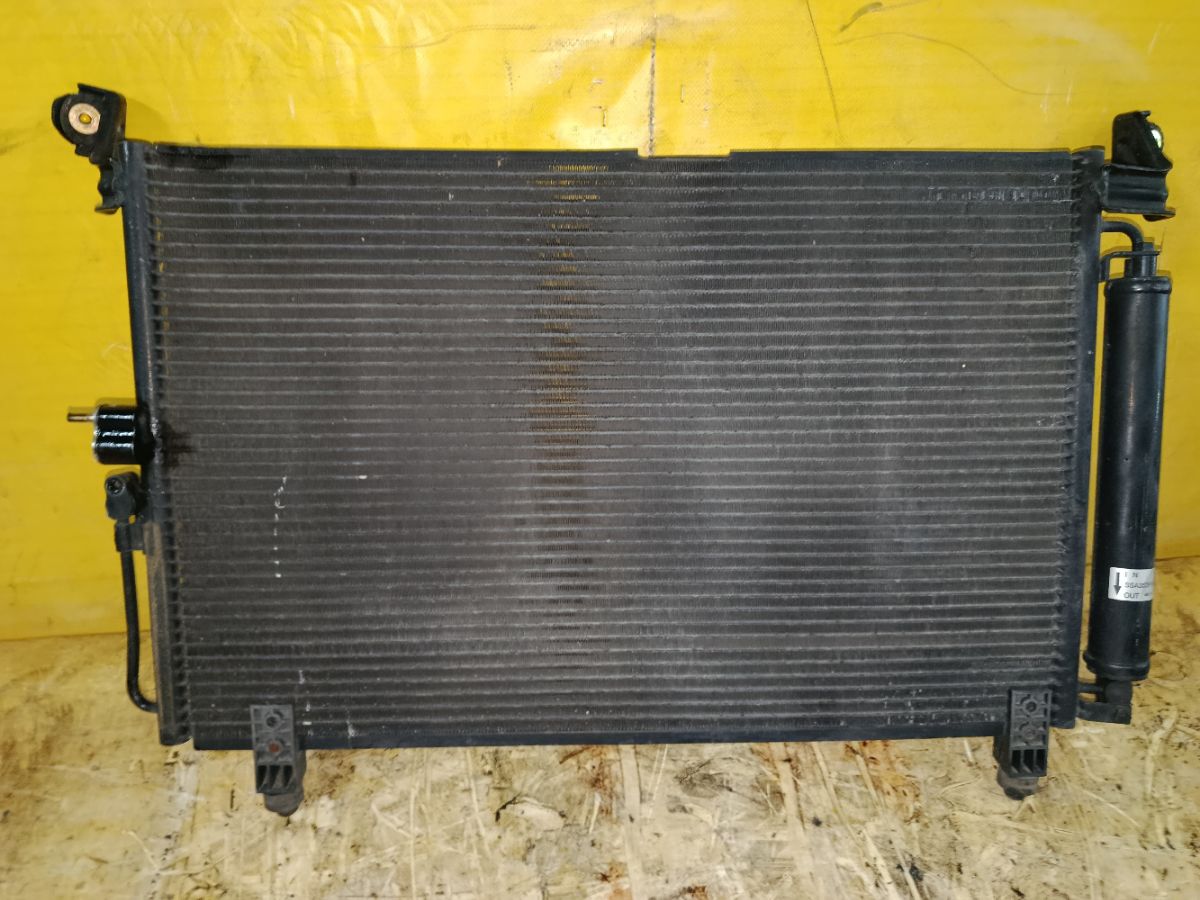 Радиатор кондиционера на Mitsubishi Dion CR9W 4G63 Фото 1
