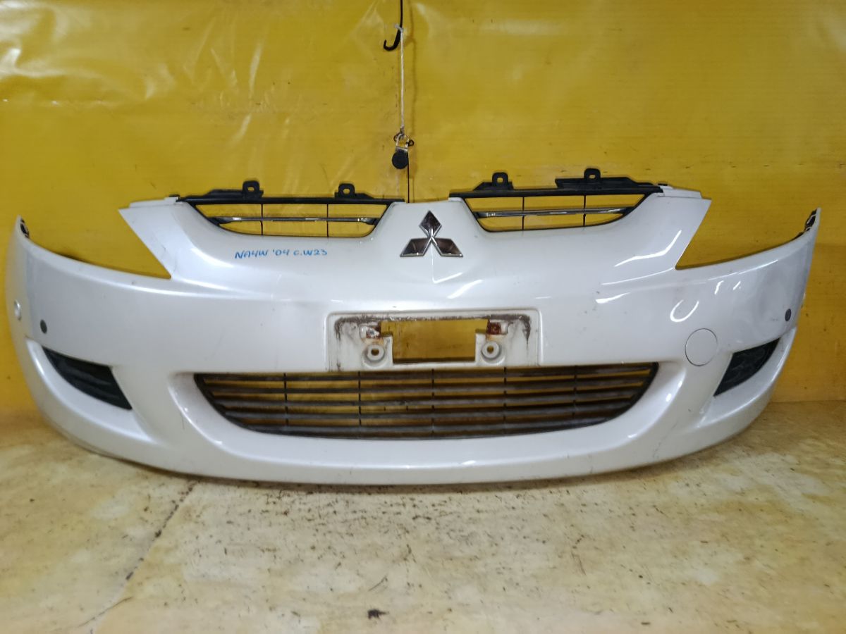Бампер на Mitsubishi Grandis NA4W Фото 1