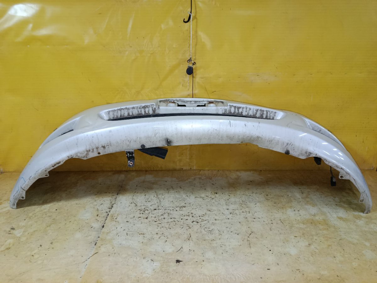 Бампер на Mitsubishi Grandis NA4W Фото 5