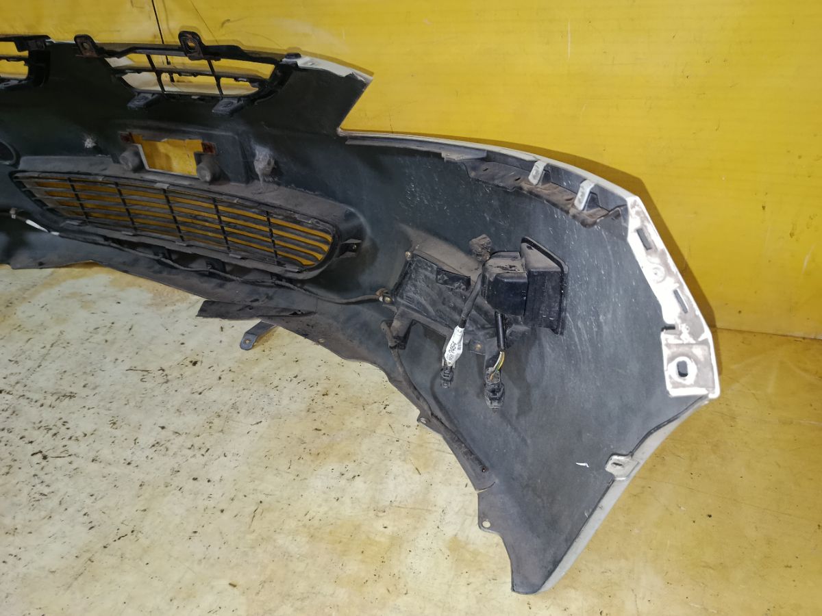 Бампер на Mitsubishi Grandis NA4W Фото 9