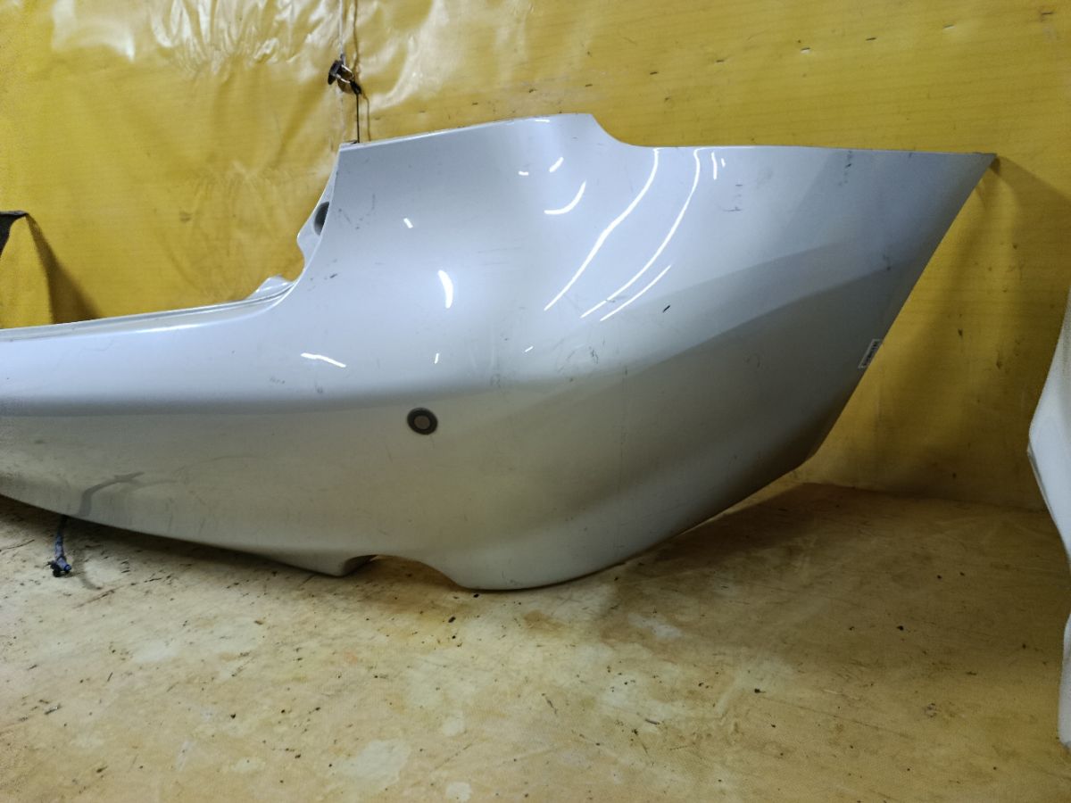 Бампер на Mitsubishi Grandis NA4W Фото 3