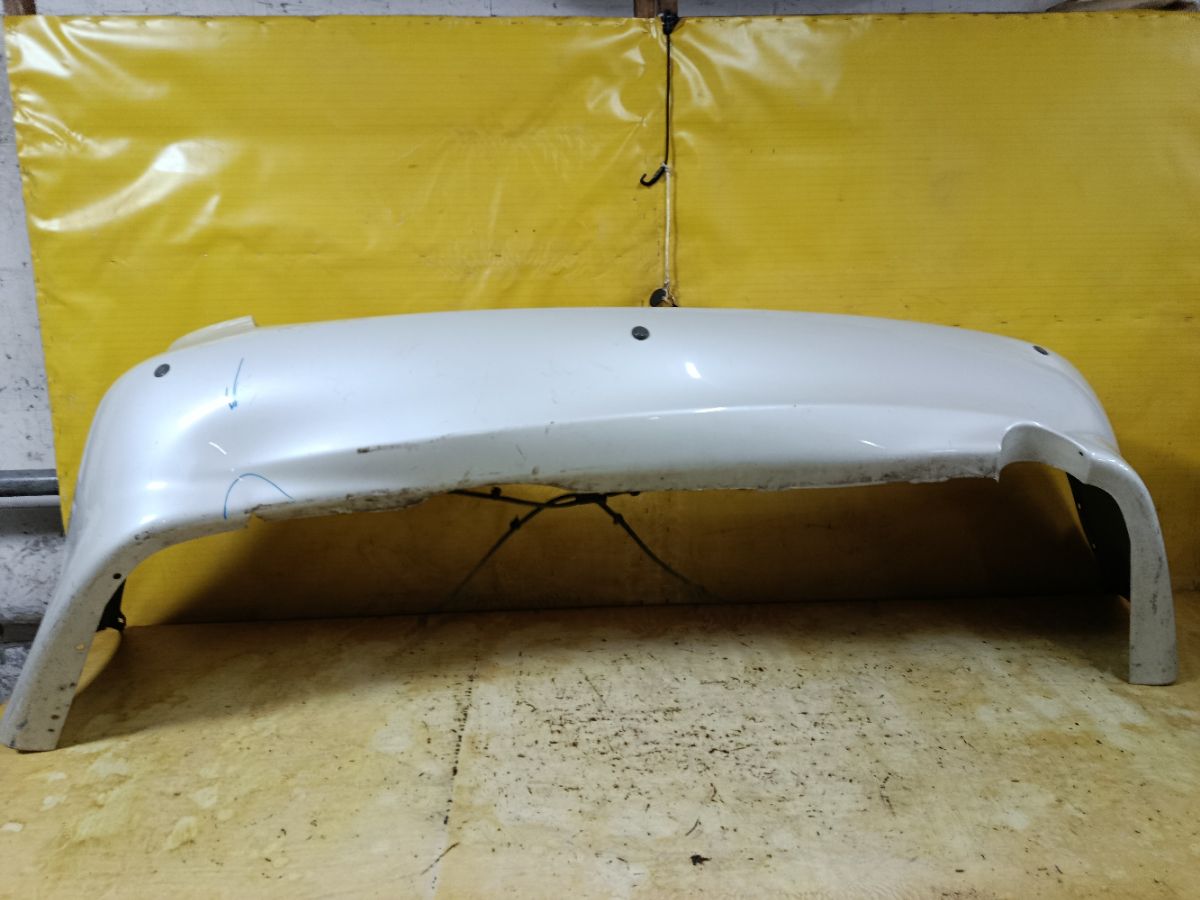 Бампер на Mitsubishi Grandis NA4W Фото 4