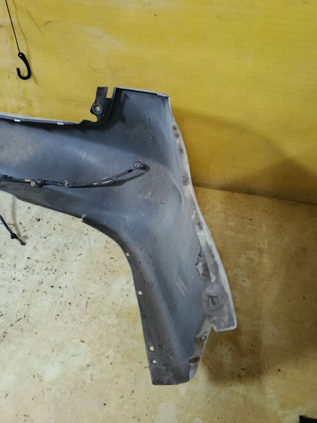 Бампер на Mitsubishi Grandis NA4W Фото 9