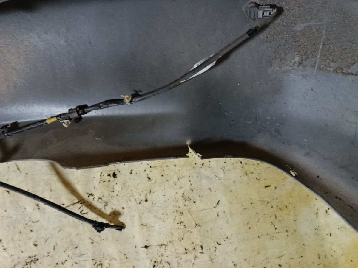 Бампер на Mitsubishi Grandis NA4W Фото 10