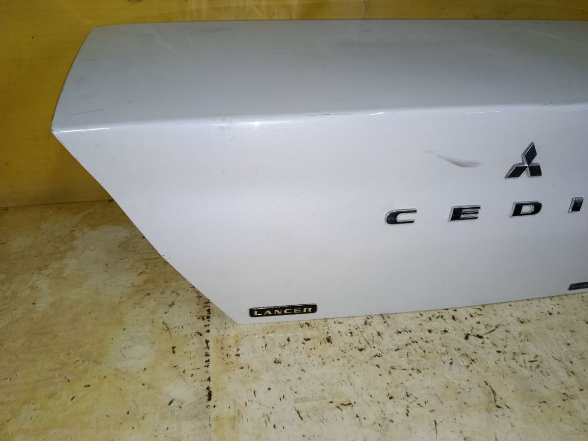 Крышка багажника на Mitsubishi Lancer Cedia CS2A Фото 3