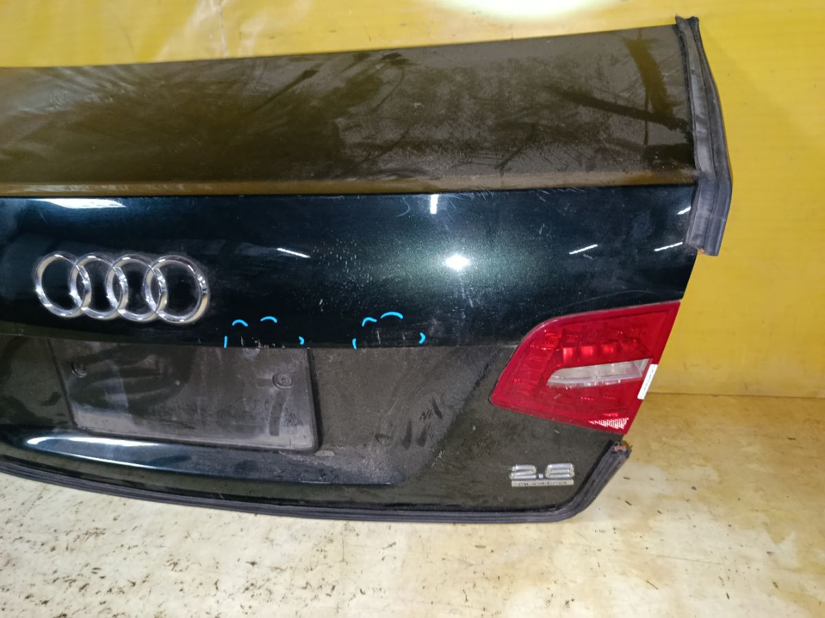 Крышка багажника на Audi A6 4F Фото 4
