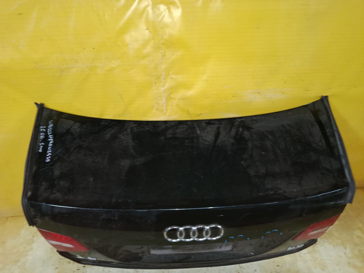 Крышка багажника на Audi A6 4F Фото 5