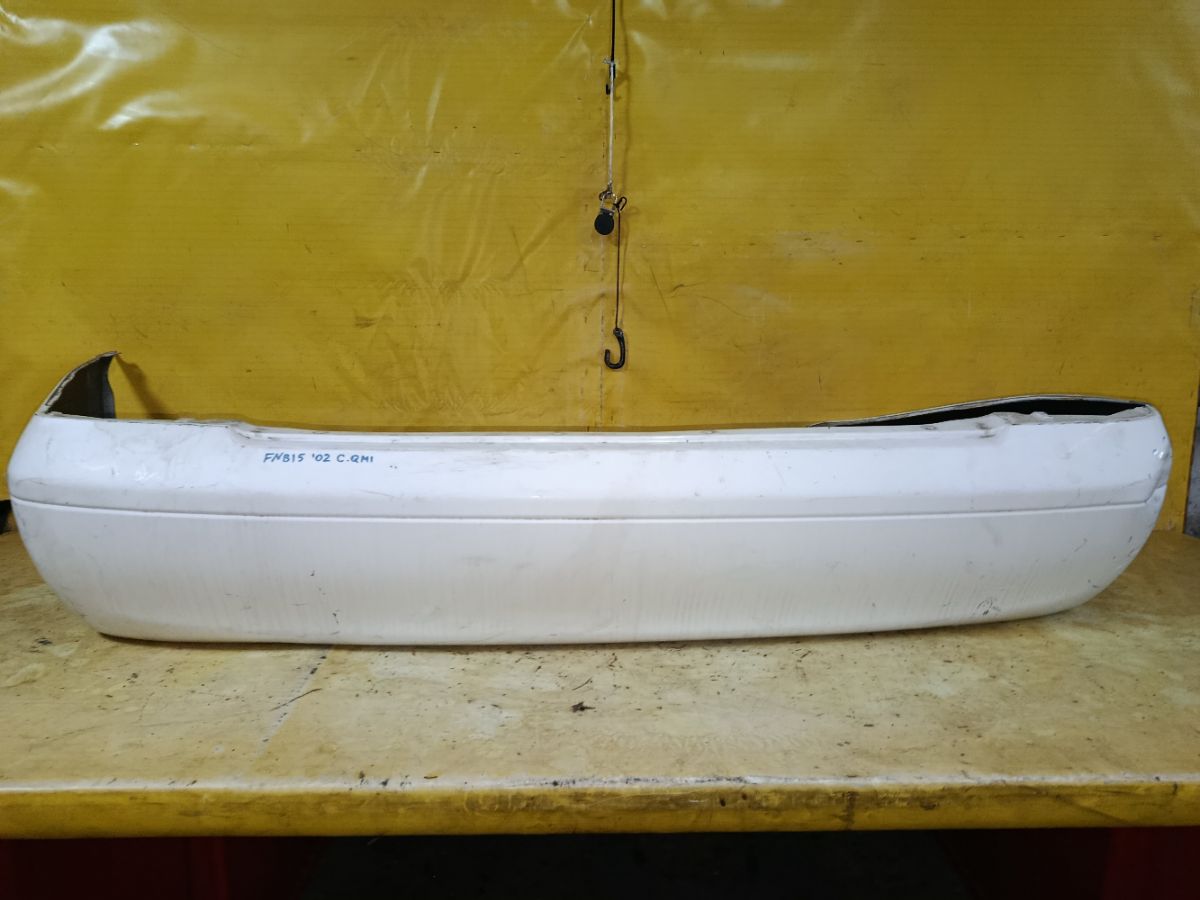 Бампер на Nissan Sunny FNB15 Фото 1