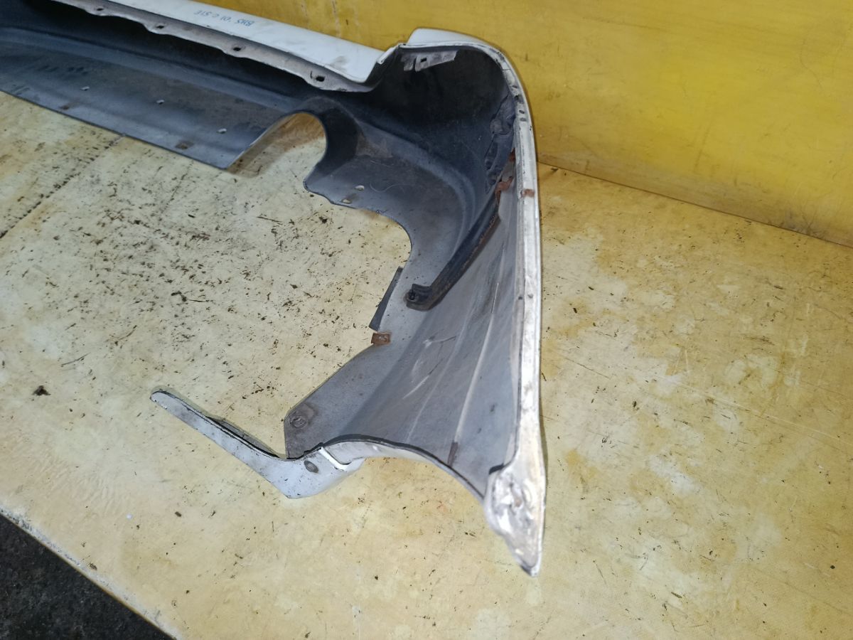 Бампер 57704AE170 на Subaru Legacy Wagon BH5 Фото 9