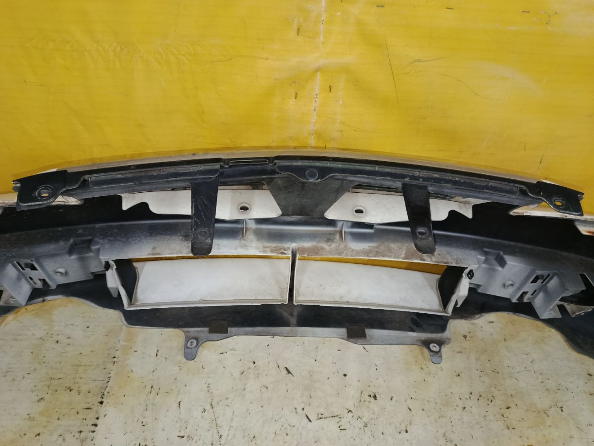 Бампер 62022-8N040 на Nissan Sunny FNB15 Фото 10