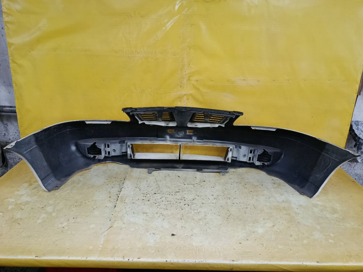 Бампер 62022-8N040 на Nissan Sunny FNB15 Фото 12