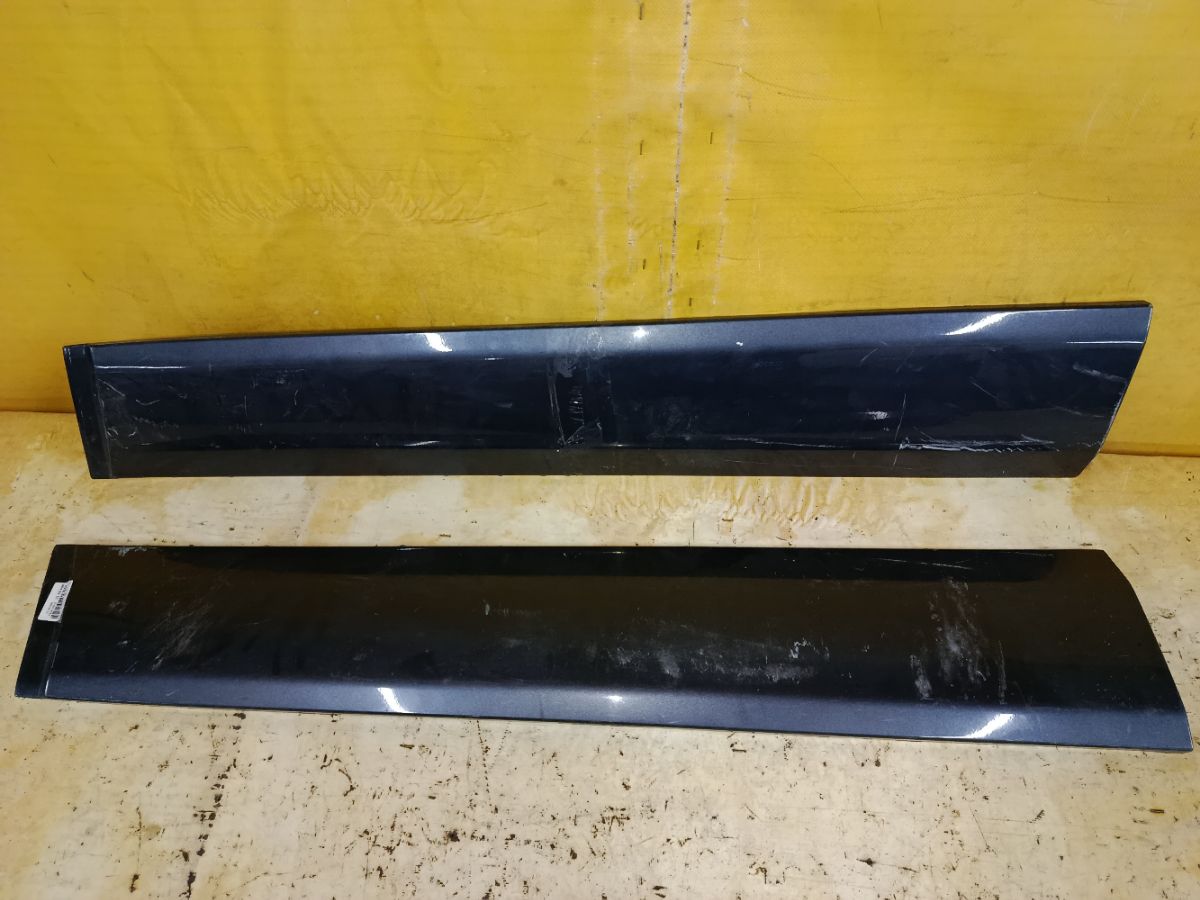 Порог кузова пластиковый ( обвес ) на Mitsubishi Grandis NA4W Фото 2