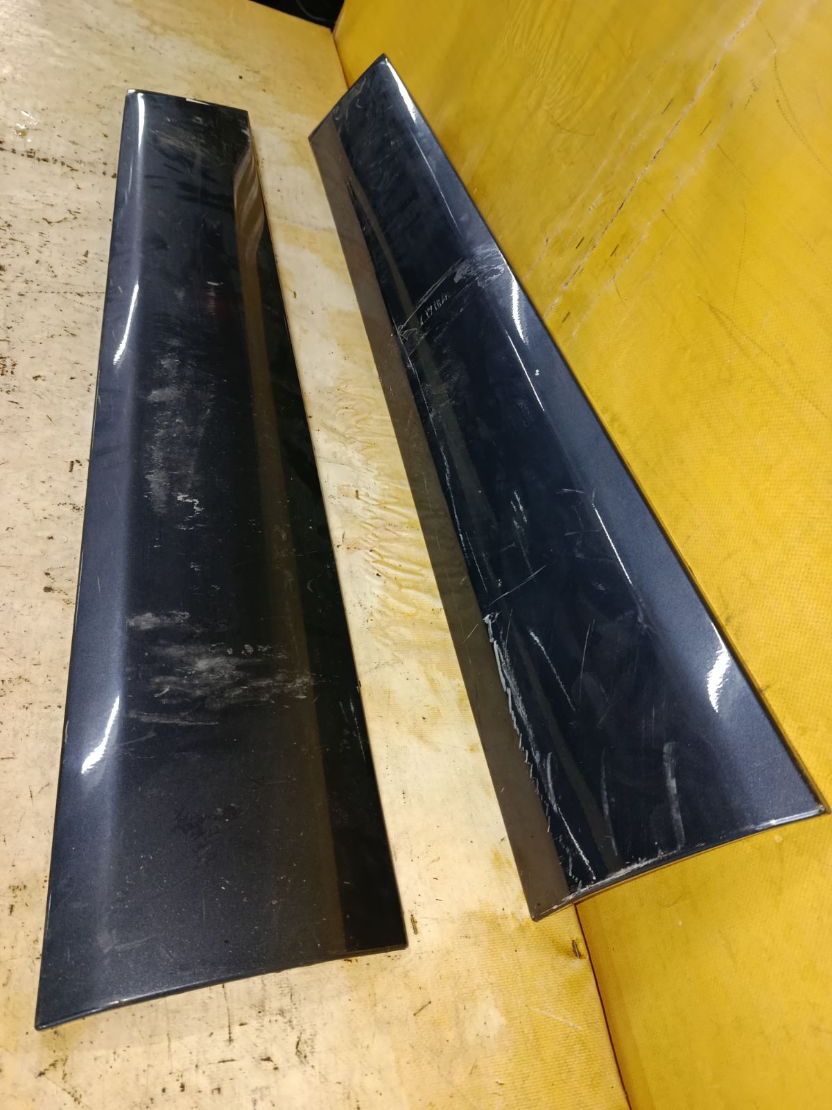 Порог кузова пластиковый ( обвес ) на Mitsubishi Grandis NA4W Фото 3