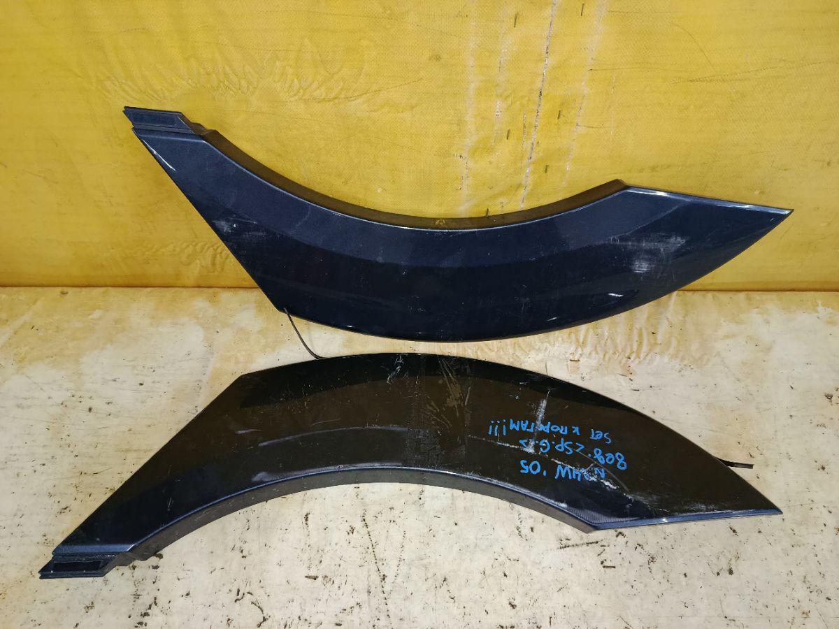 Порог кузова пластиковый ( обвес ) на Mitsubishi Grandis NA4W Фото 10