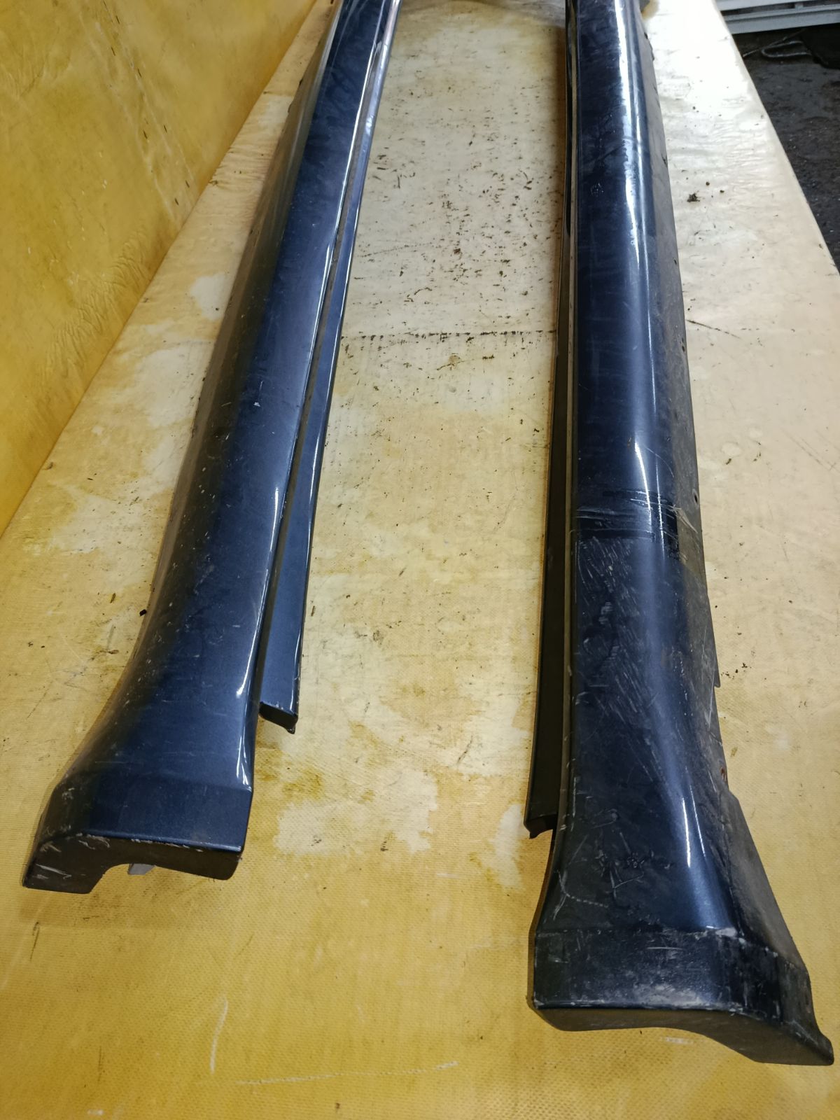 Порог кузова пластиковый ( обвес ) на Mitsubishi Grandis NA4W Фото 24