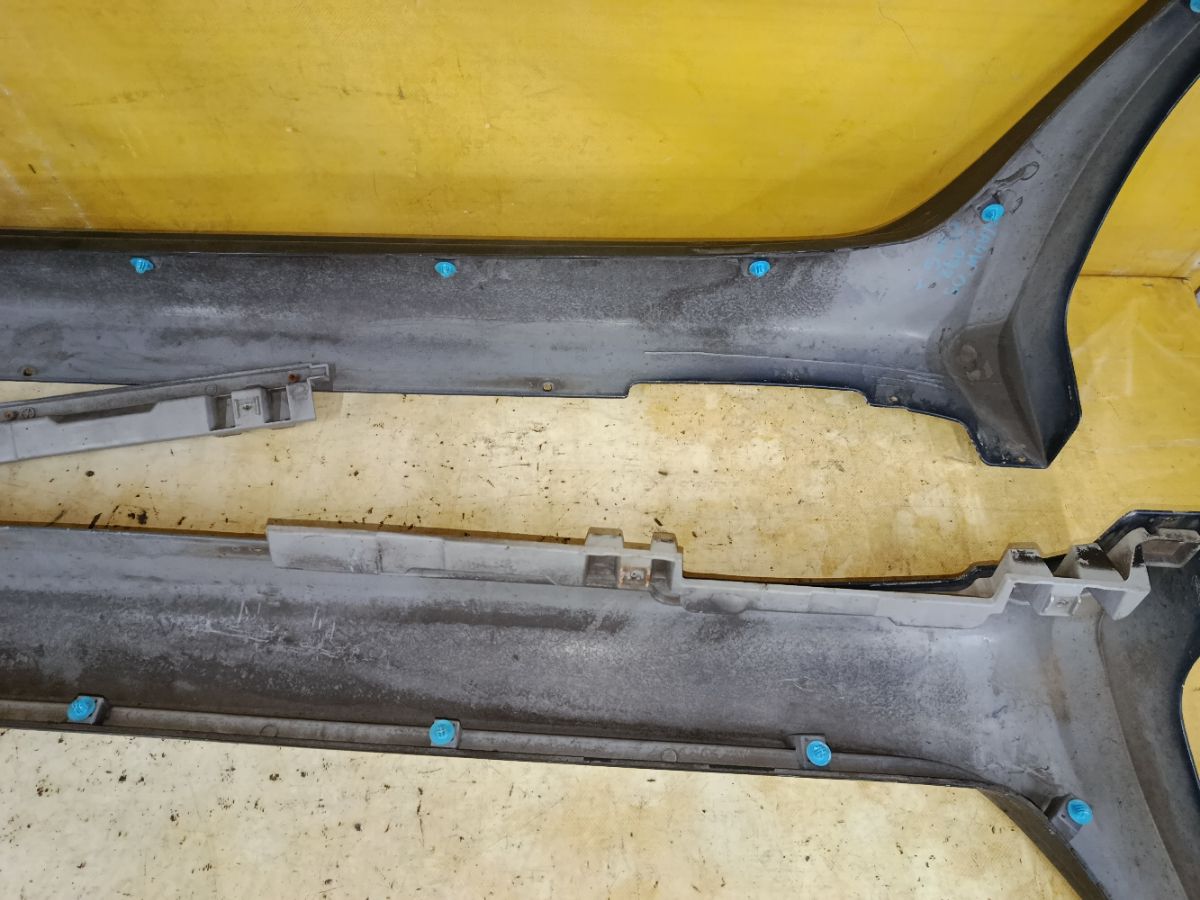 Порог кузова пластиковый ( обвес ) на Mitsubishi Grandis NA4W Фото 26