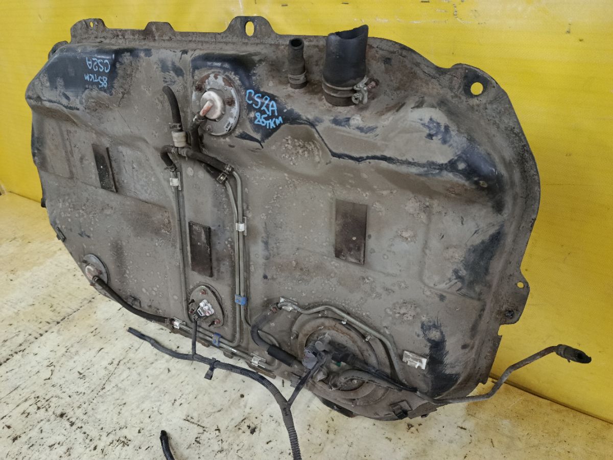 Бак топливный на Mitsubishi Lancer Cedia CS2A 4G15 Фото 2