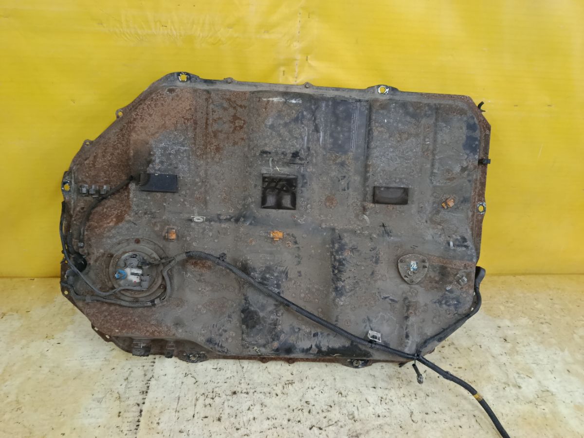 Бак топливный на Mitsubishi Grandis NA4W 4G69 Фото 1