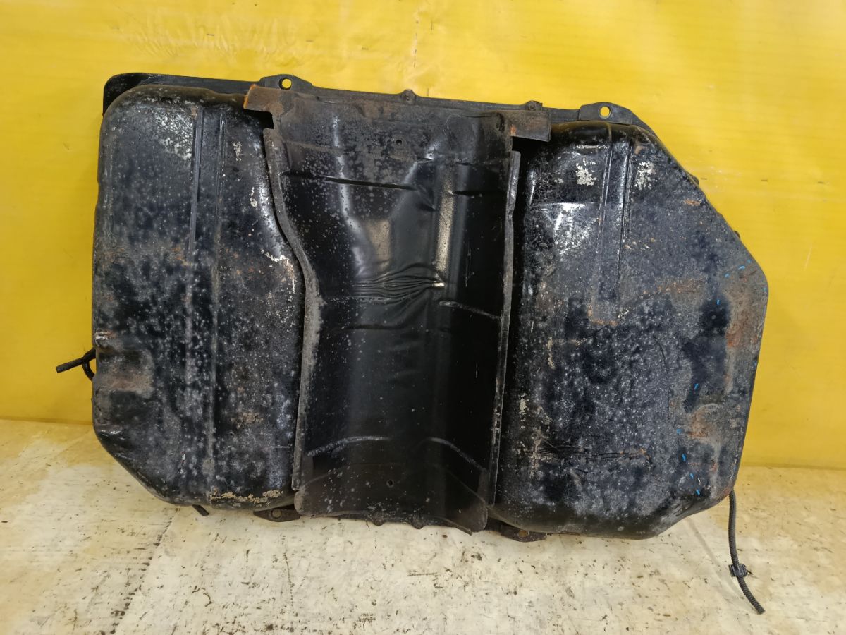 Бак топливный на Mitsubishi Grandis NA4W 4G69 Фото 5