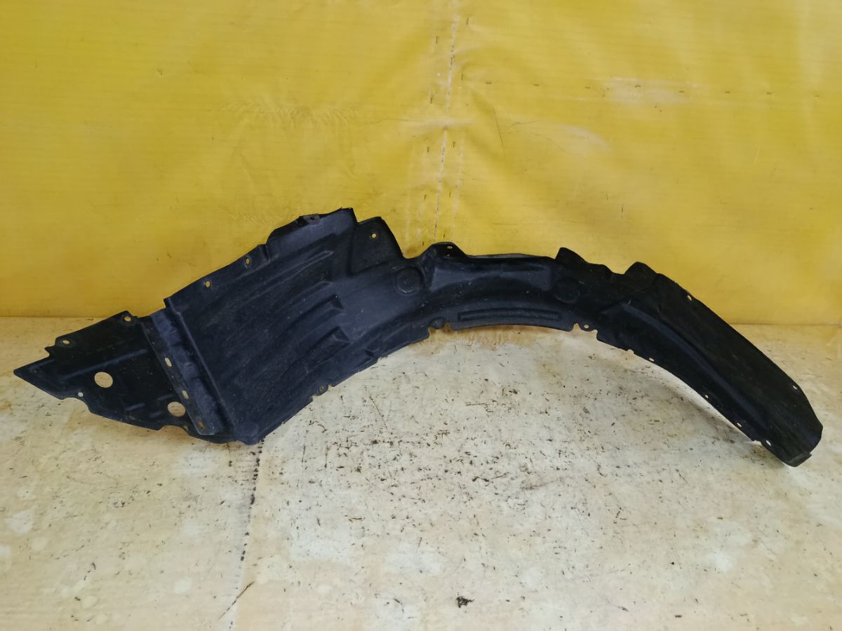 Подкрылок MN129054 на Mitsubishi Grandis NA4W 4G69 Фото 1