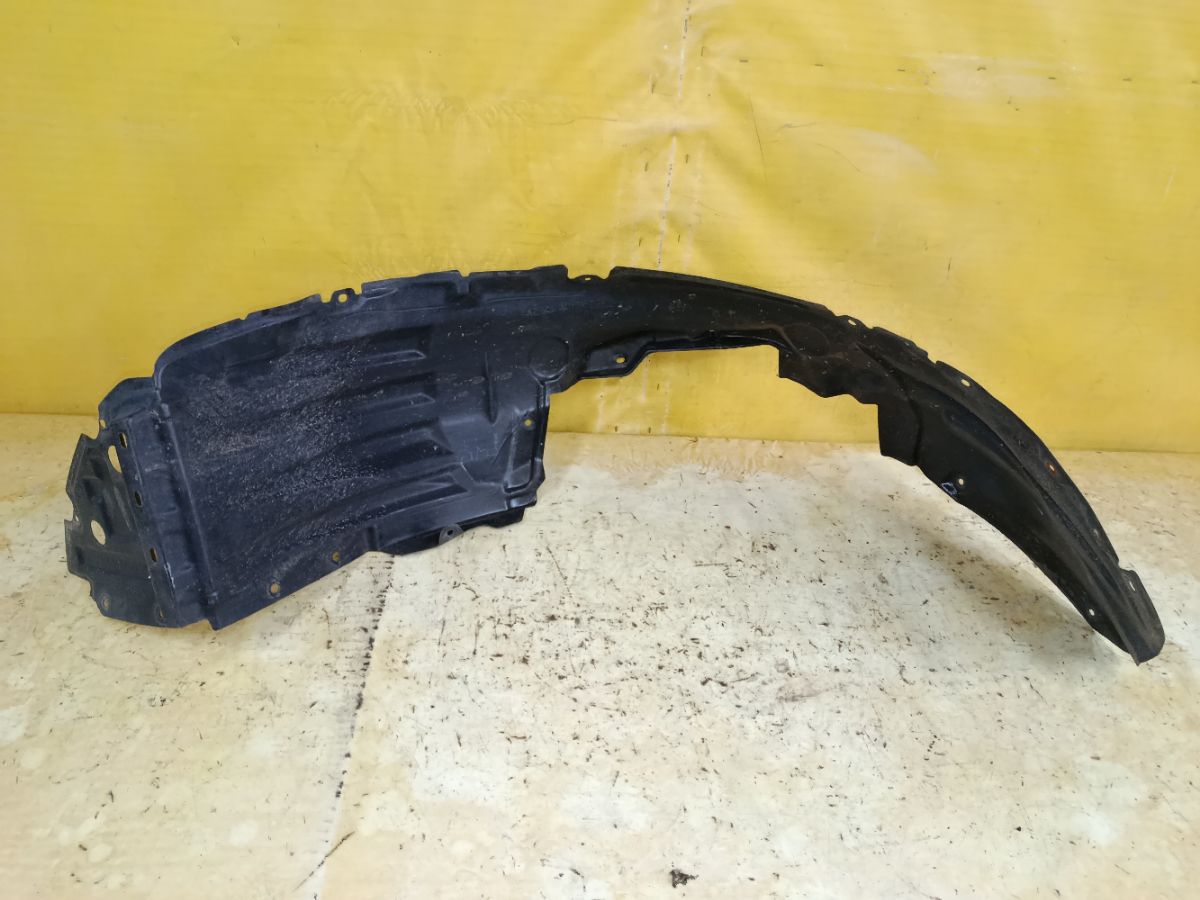 Подкрылок MN129053 на Mitsubishi Grandis NA4W 4G69 Фото 1