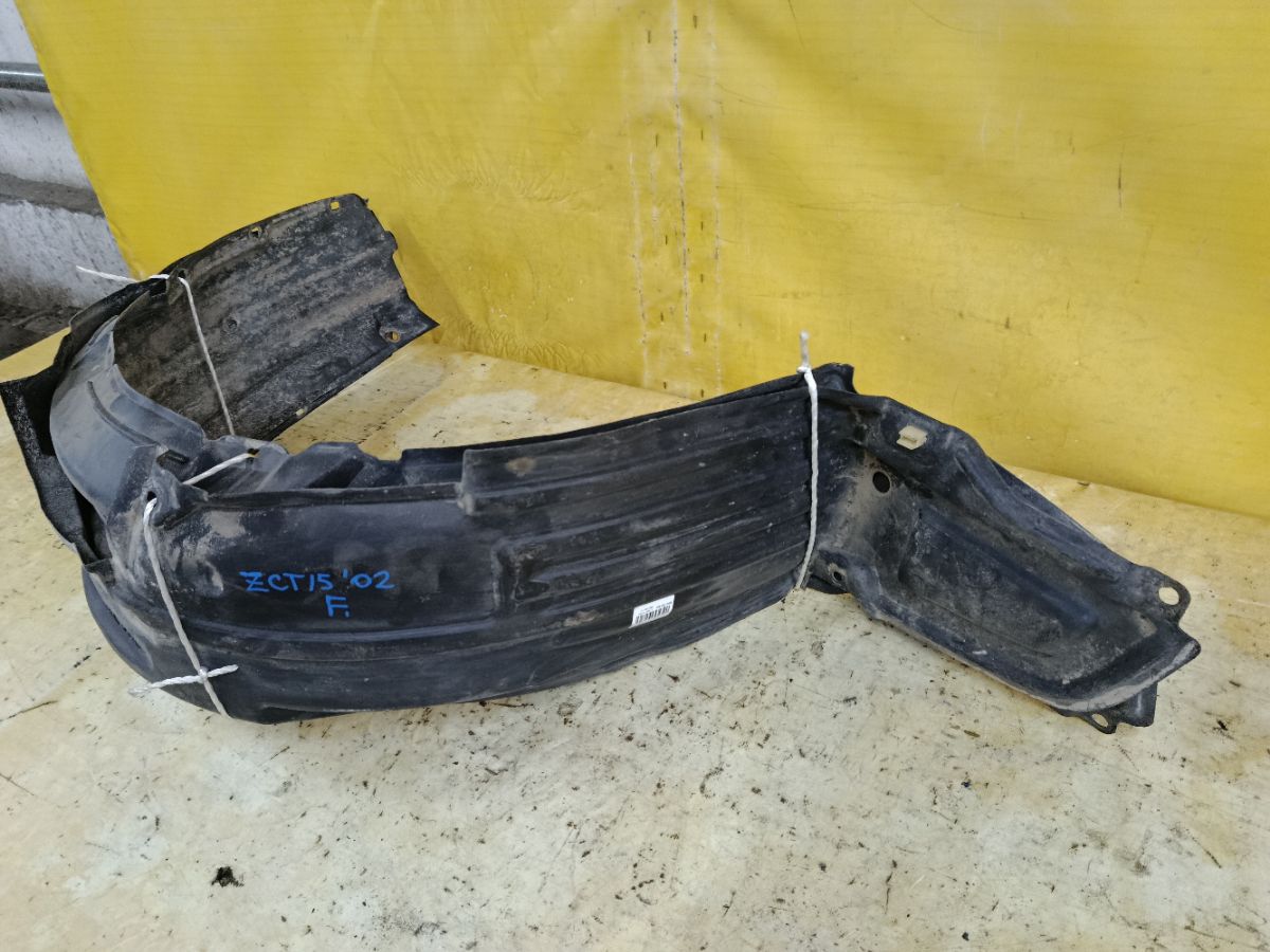 Подкрылок 53875-63010 на Toyota Opa ZCT15 1ZZ-FE Фото 2