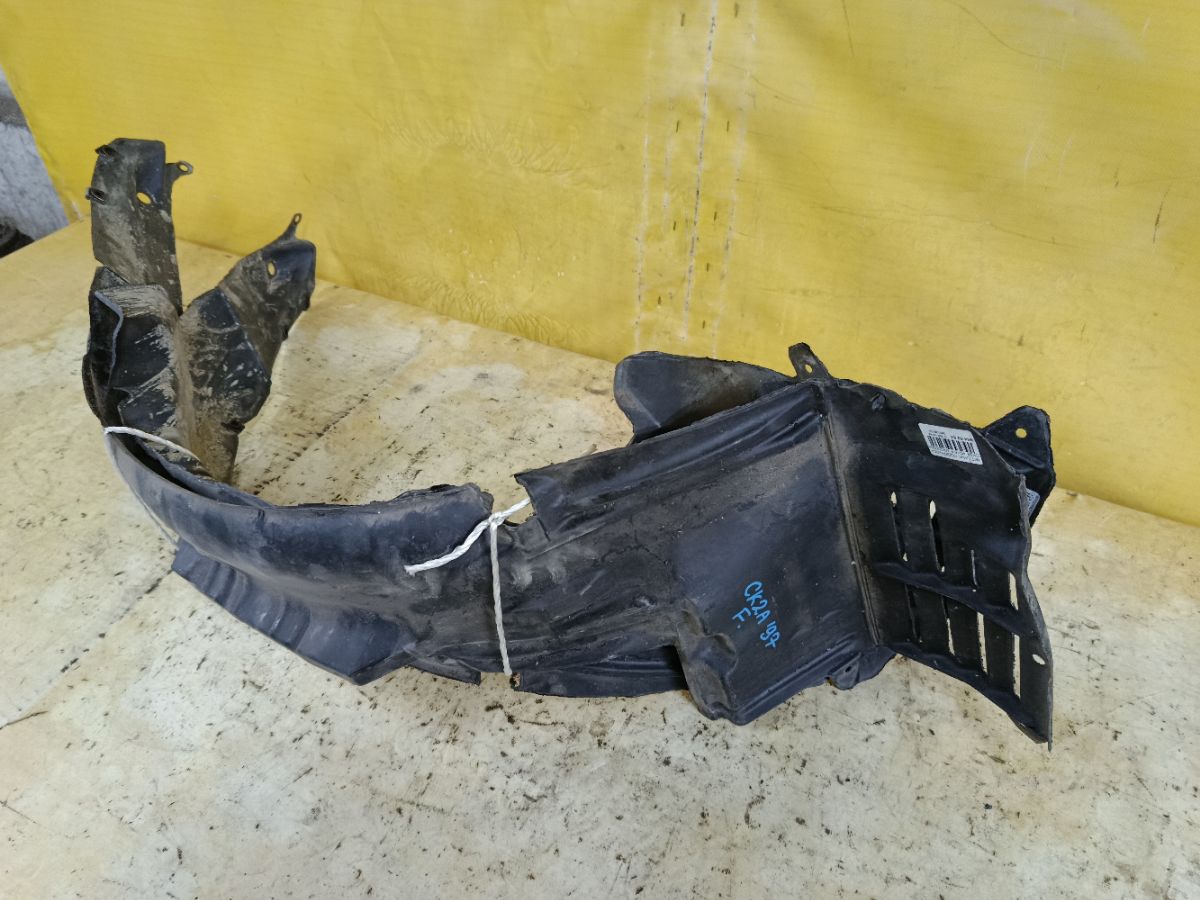 Подкрылок MR200394, MR200395 на Mitsubishi Lancer CK2A 4G15 Фото 2