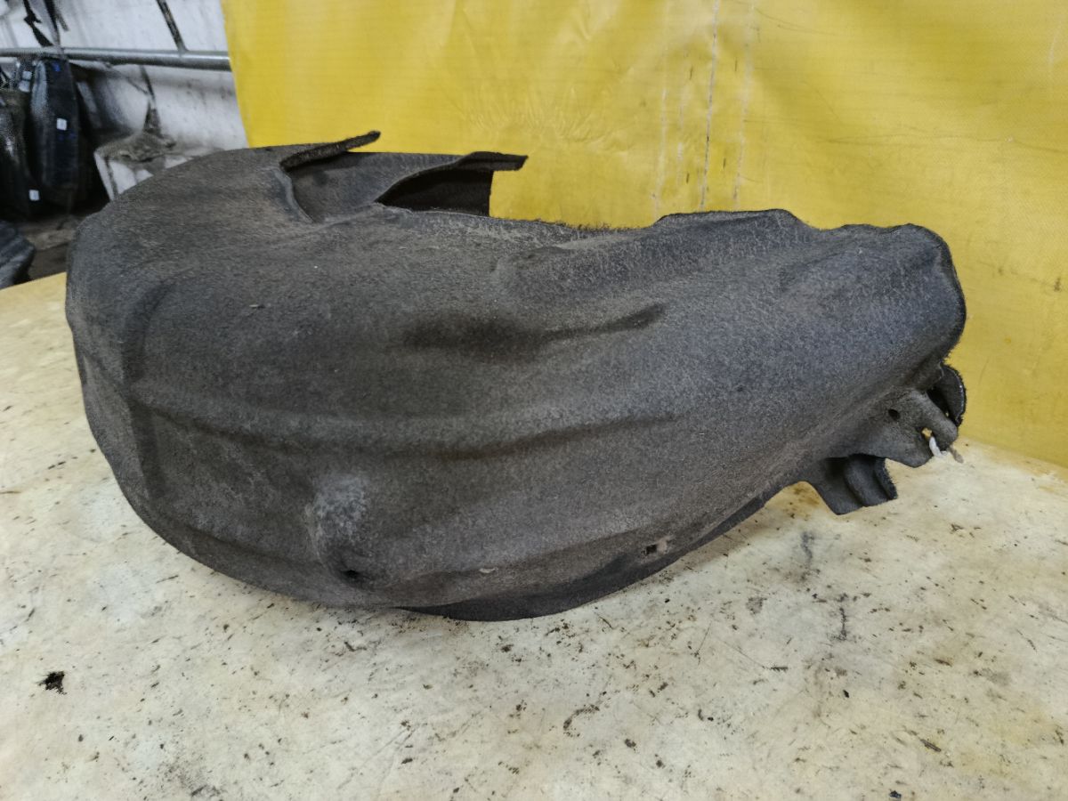 Подкрылок на Toyota Avensis Wagon AZT250W 1AZ-FSE Фото 2