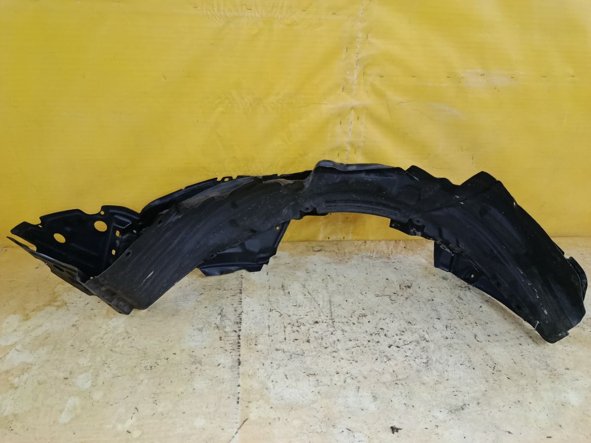 Подкрылок MN145577, MN145578 на Mitsubishi Grandis NA4W 4G69 Фото 1