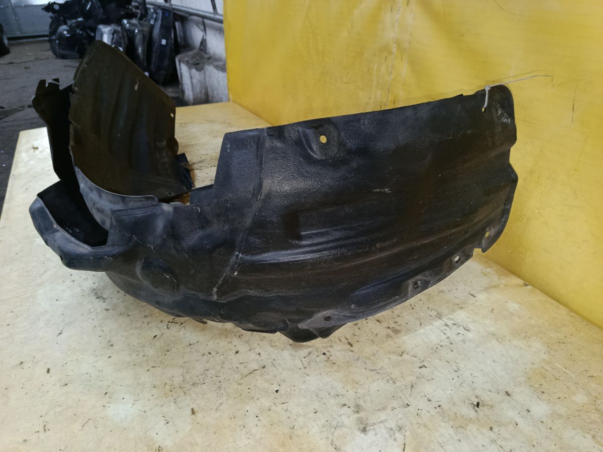 Подкрылок MN145577, MN145578 на Mitsubishi Grandis NA4W 4G69 Фото 3