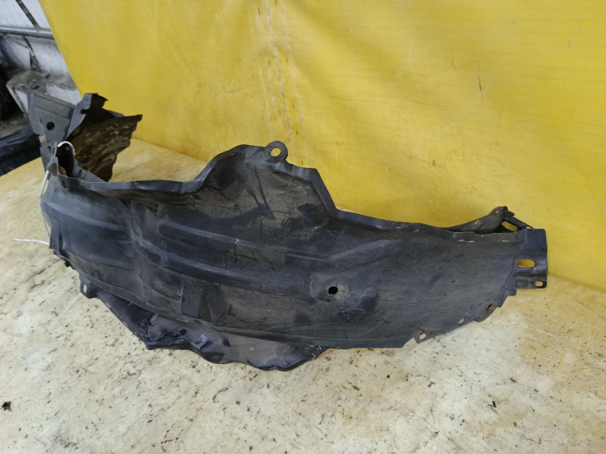 Подкрылок 63841-WE100, 63840-WE100 на Nissan Wingroad WFY11 QG15DE Фото 3